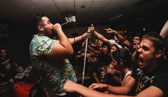 SHIP CAPTAIN CREW live