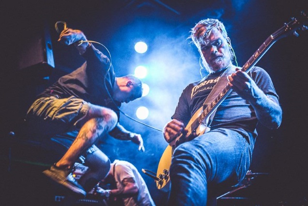 STILL BEATING live !